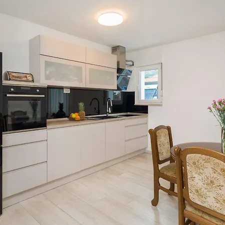 Apollo 3 Apartman Trogir