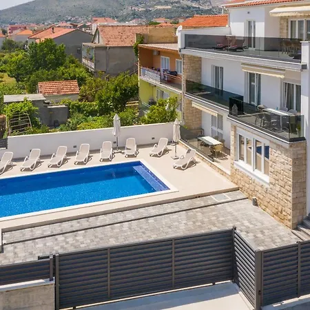 Appartement Apollo 3 *
